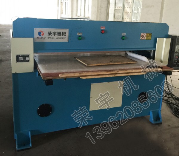 XCLP3-(50T-200T)大噸位精密四柱液壓裁斷機 XCLP3-(50T-200T)大噸位精密四柱液壓裁斷機